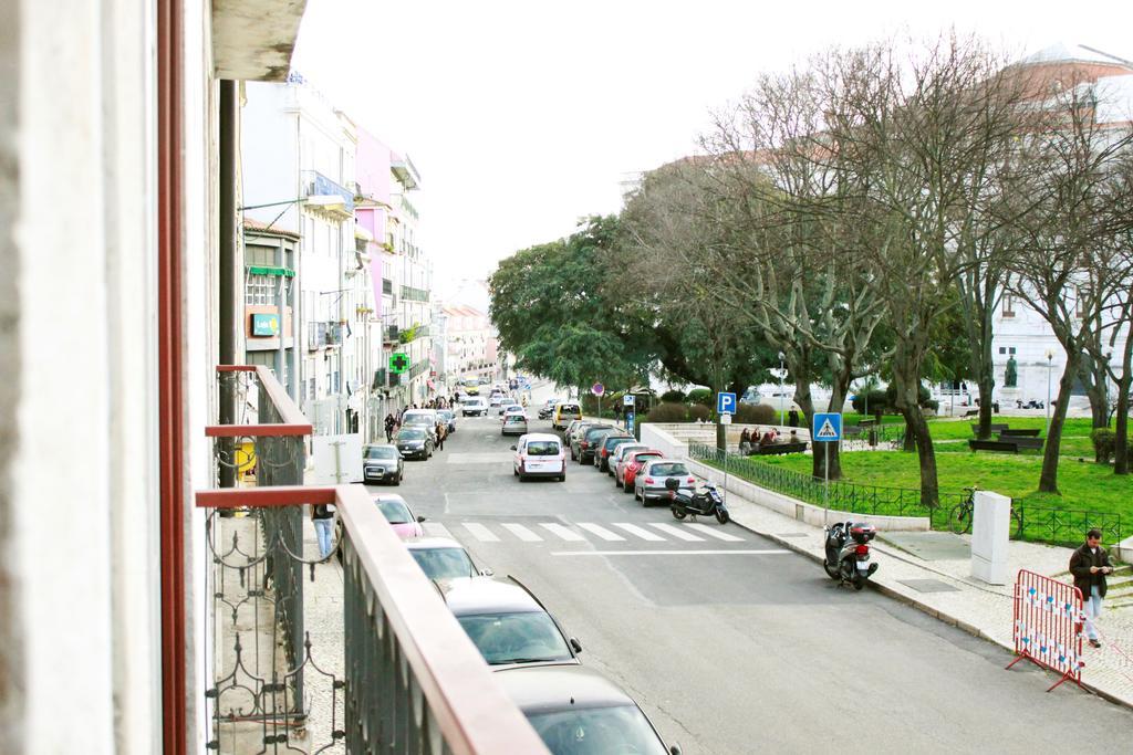 Joivy Modern 1-Bed Apt With Terrace, Moments From Sao Bento Palace Lisboa المظهر الخارجي الصورة
