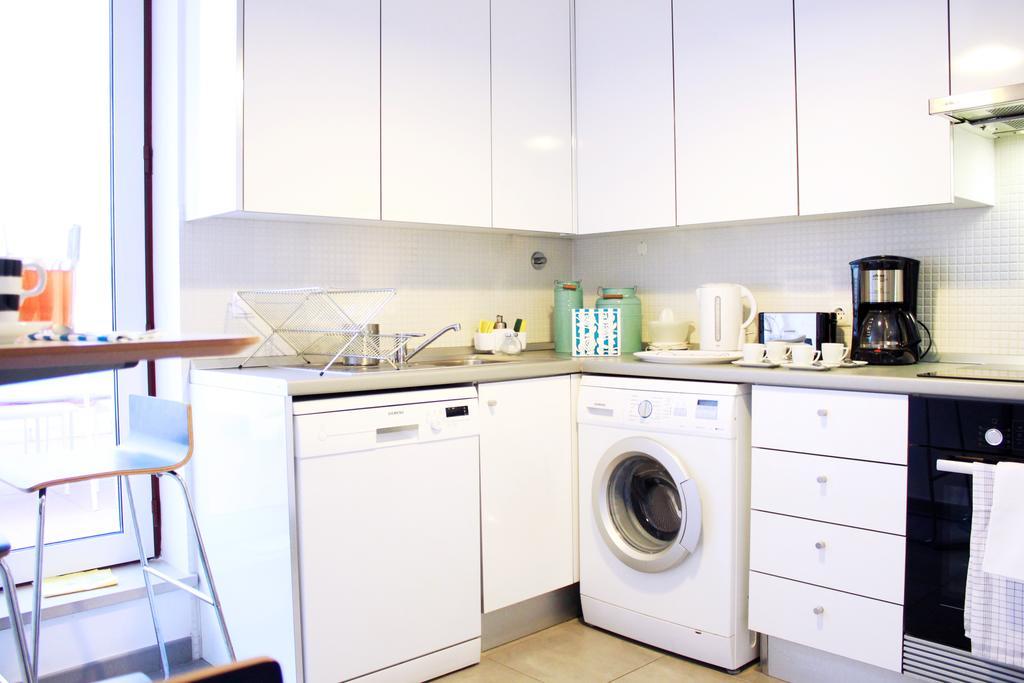 Joivy Modern 1-Bed Apt With Terrace, Moments From Sao Bento Palace Lisboa المظهر الخارجي الصورة