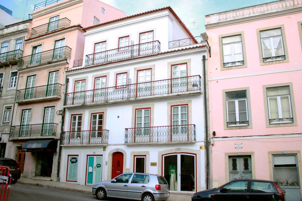 Joivy Modern 1-Bed Apt With Terrace, Moments From Sao Bento Palace Lisboa المظهر الخارجي الصورة