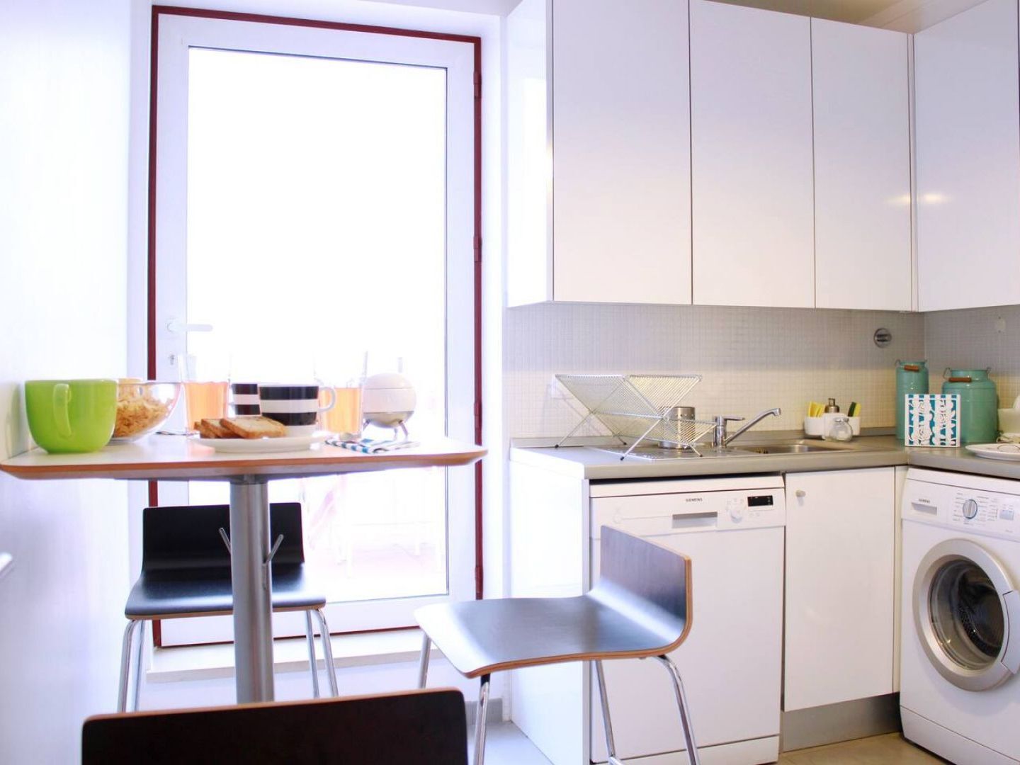 Joivy Modern 1-Bed Apt With Terrace, Moments From Sao Bento Palace Lisboa المظهر الخارجي الصورة