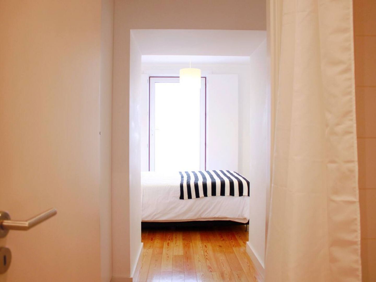 Joivy Modern 1-Bed Apt With Terrace, Moments From Sao Bento Palace Lisboa المظهر الخارجي الصورة